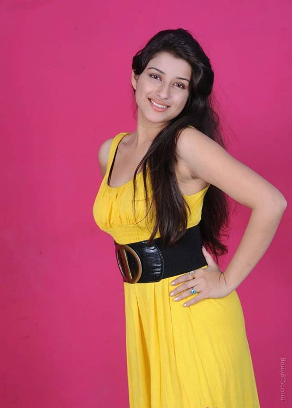 Madhurima Hot Photoshoot Pics in Yellow Dress