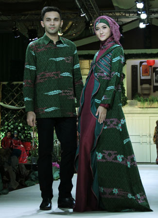 Trend Baju muslim pasangan untuk Lebaran 2012