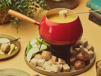 cooking cheese fondue