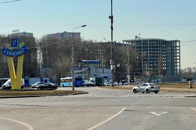 Таллинская улица, улица Кулакова, стела «Строгино», строящийся жилой комплекс «Спутник», строящийся бизнес-центр «Рублёво»