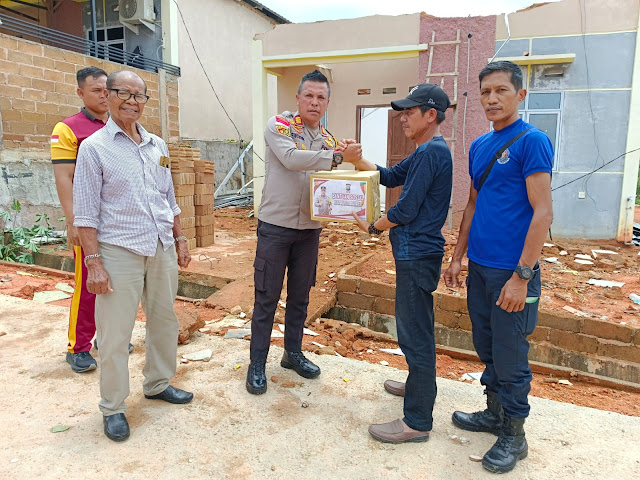 Peduli Warga yang Kena Musibah, Kapolda Kepri Beri Bantuan Melalui Kapolsek Bintan Timur