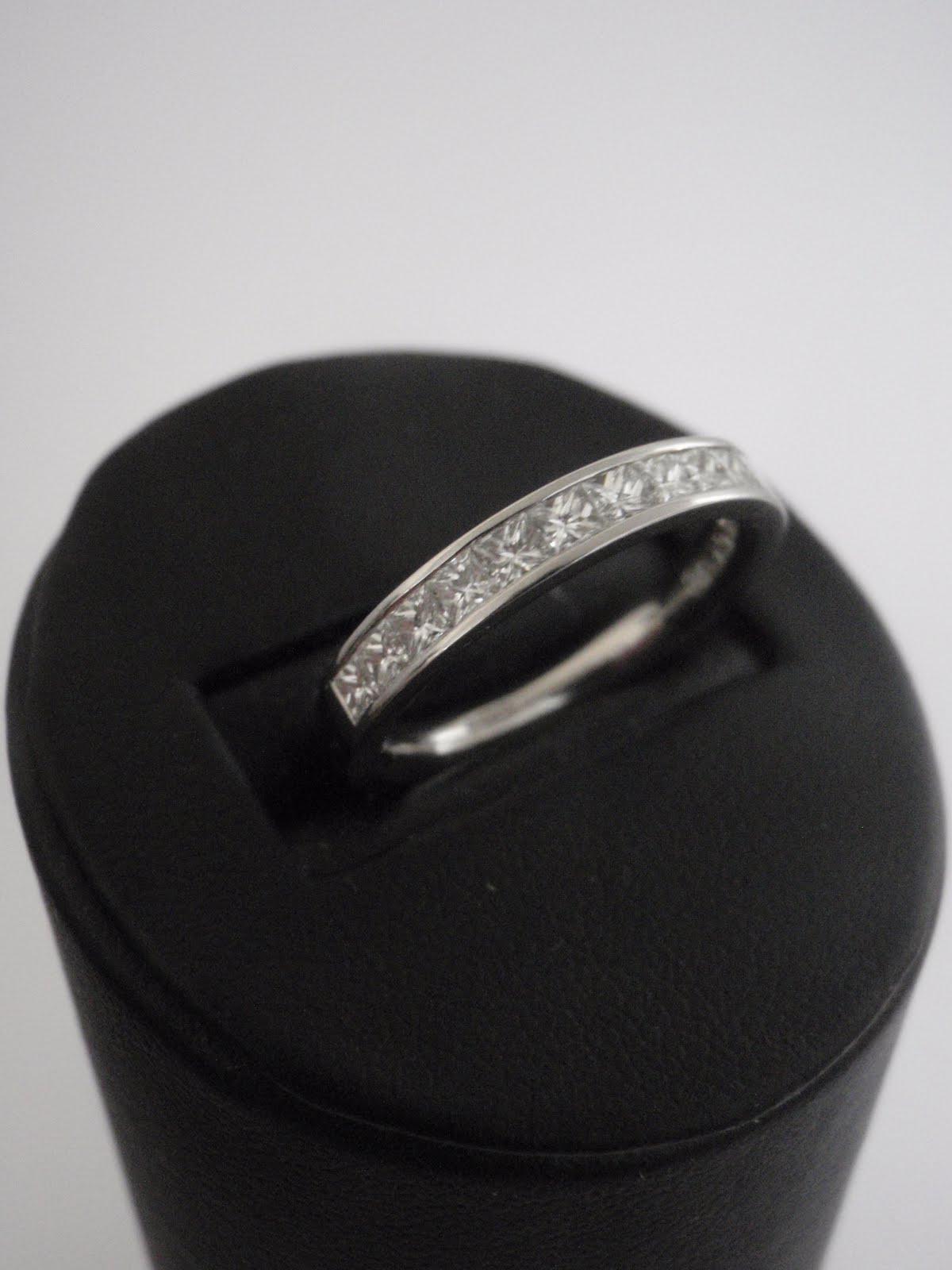 WOMEN MEN ENGAGEMENT RING