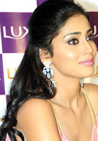 Shriya hot and sexy image in tamilposters.com
