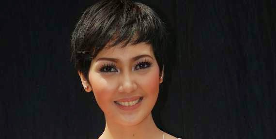 Model Rambut Pendek Fenita Arie 