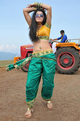 Tapsee showing her hot Deep navel