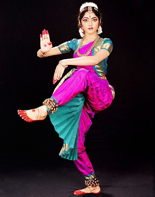 indian dancing girls