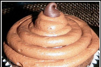 SANDRA’S HOMEMADE DECADENT CHOCOLATE on CHOCOLATE BUTTERCREAM CUPCAKES