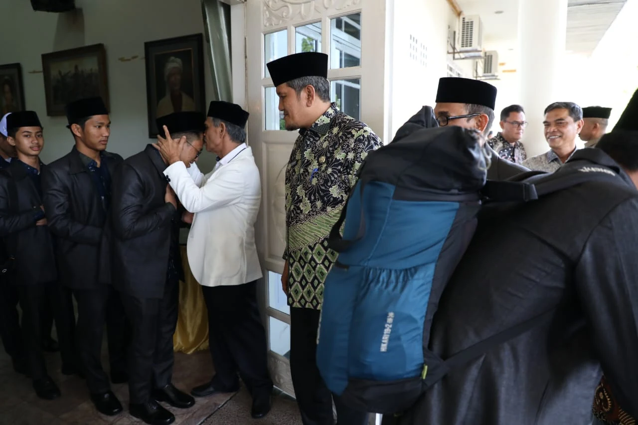 Bupati Aceh Utara, H Muhammad Thaib Lepas Kafilah MTQ ke Bener Meriah
