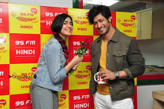 Vidyut Jamwal Adah Sharma Commando 2 Movie Team at Radio Mirchi 95  0048.jpg