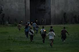 http://www.queenslogic.com/blog/2014/09/the-maze-runner-literature-and-movie-review.html
