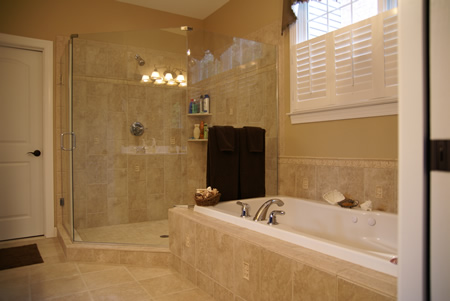 Small Bathroom Design on Small Master Bathroom Ideas   Bathroom Designs Ideas