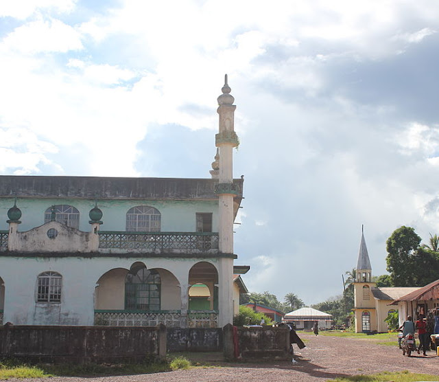 Masjid dan gereja di Sierra Leone