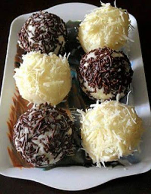 Resep Bola Bola Singkong Coklat Keju Enak Praktis Cara Membuat cemilan dari Singkong yang manis ekonomis enak resep membuat makanan dari materi singkong enak dan mudah resep kudapan manis tradisional dari materi singkong mudah dan praktis