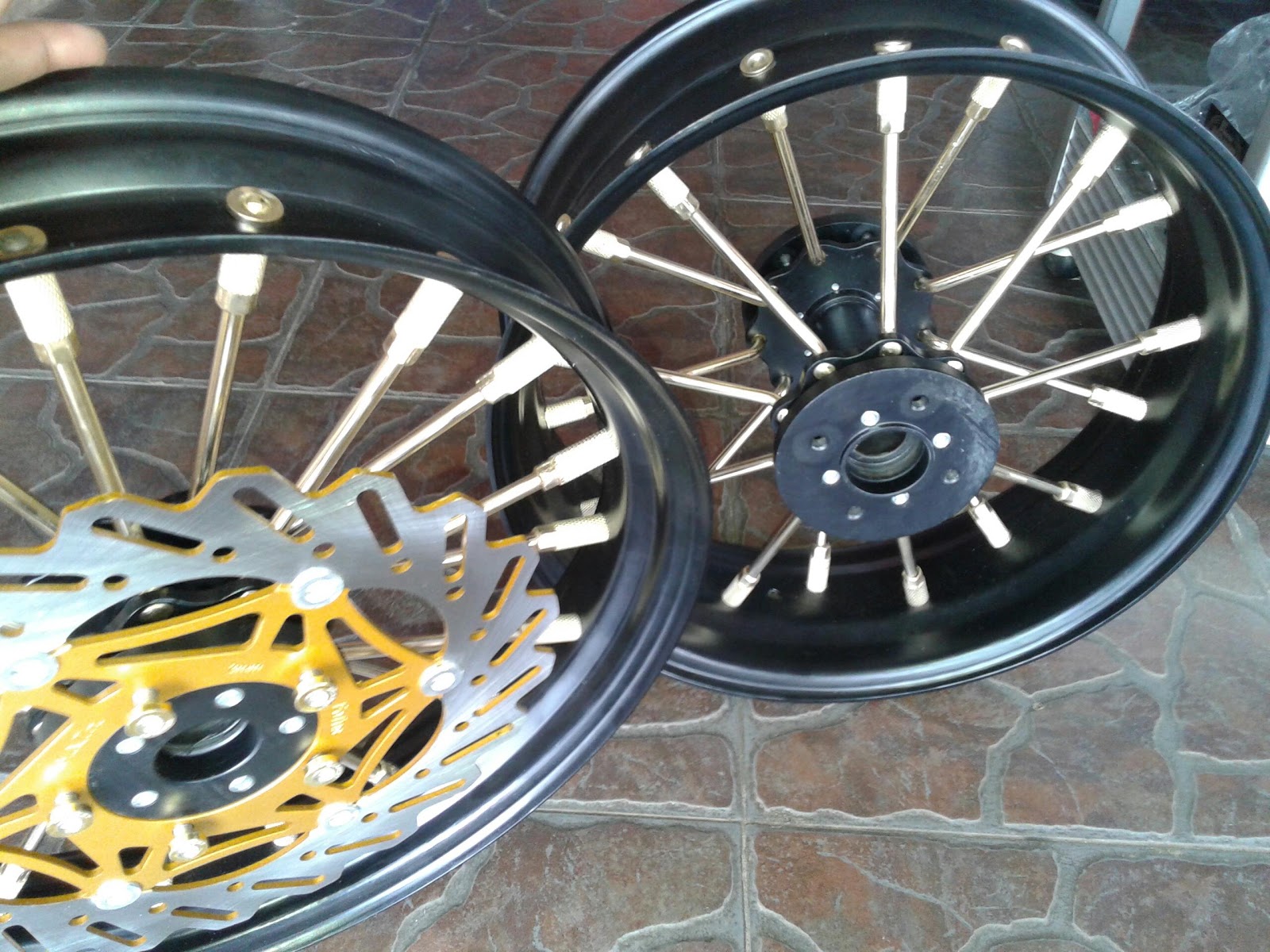 VENOMS AKSESORIS MOTOR VELG KUSTOM VELG KALENG VELG LEBAR