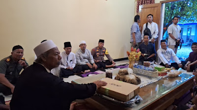 Awali Safari Ramadhan  ke Pondok Pesantren Raudotultholab Dan Mesjid Besar Algufron 