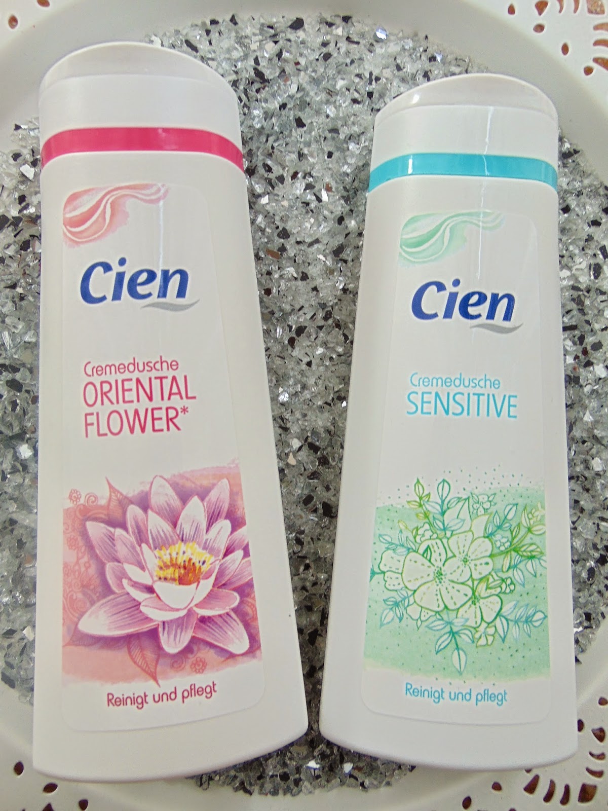  Cien - Cremedusche - Oriental Flower & Sensitive - www.annitschkasblog.de