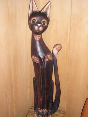 NAVARINO: Navarino y el negro gato de madera