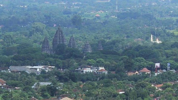 Spot Riyadi, menengok Candi Prambanan yang berbeda