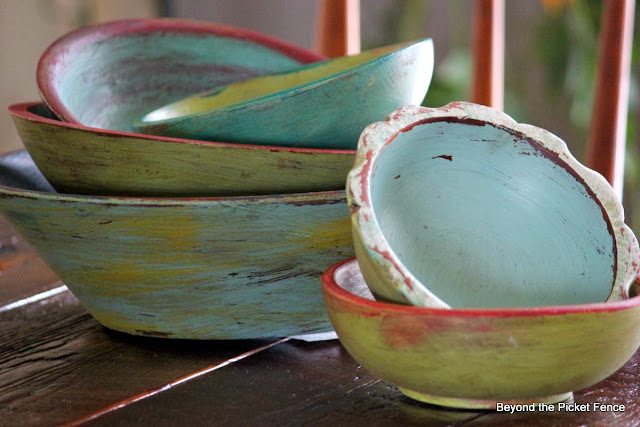 paint thrift store bowls with colorful paint to update them