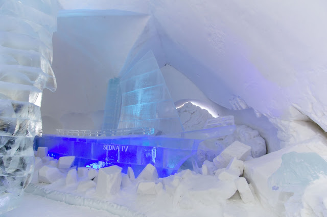 Québec City's Village Vacances Valcartier's Hôtel de Glace ice sculpture