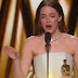 Emma Stone gana su segundo Oscar a Mejor actriz por "Pobres criaturas" y revela un percance con su vestido