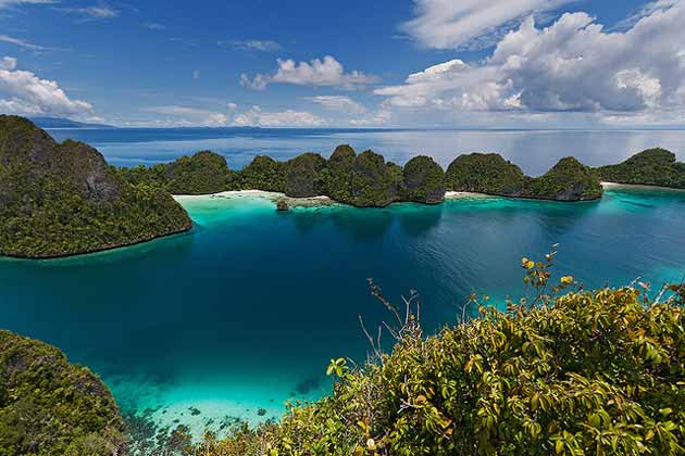 Wayag Raja Ampat Beautiful Natural Enchantment