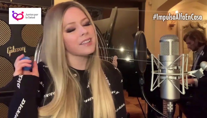 Avril Lavigne canta en vivo para Alfa 91.3 México 