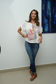 Lakshmi Manchu Latest Stylish Photos-thumbnail-28