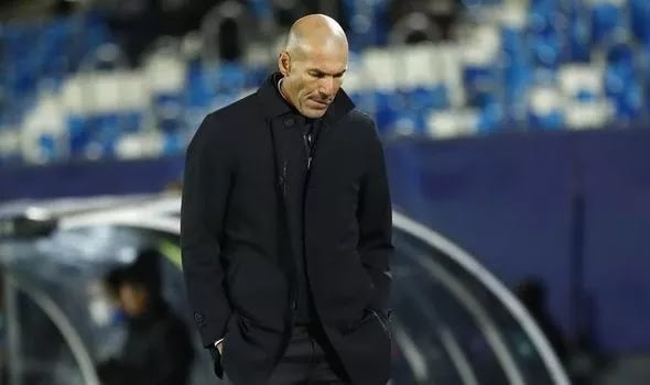 PARA PEMAIN DIKEJUTKAN DENGAN KEPUTUSAN ZIDANE - BENGKELHOKI