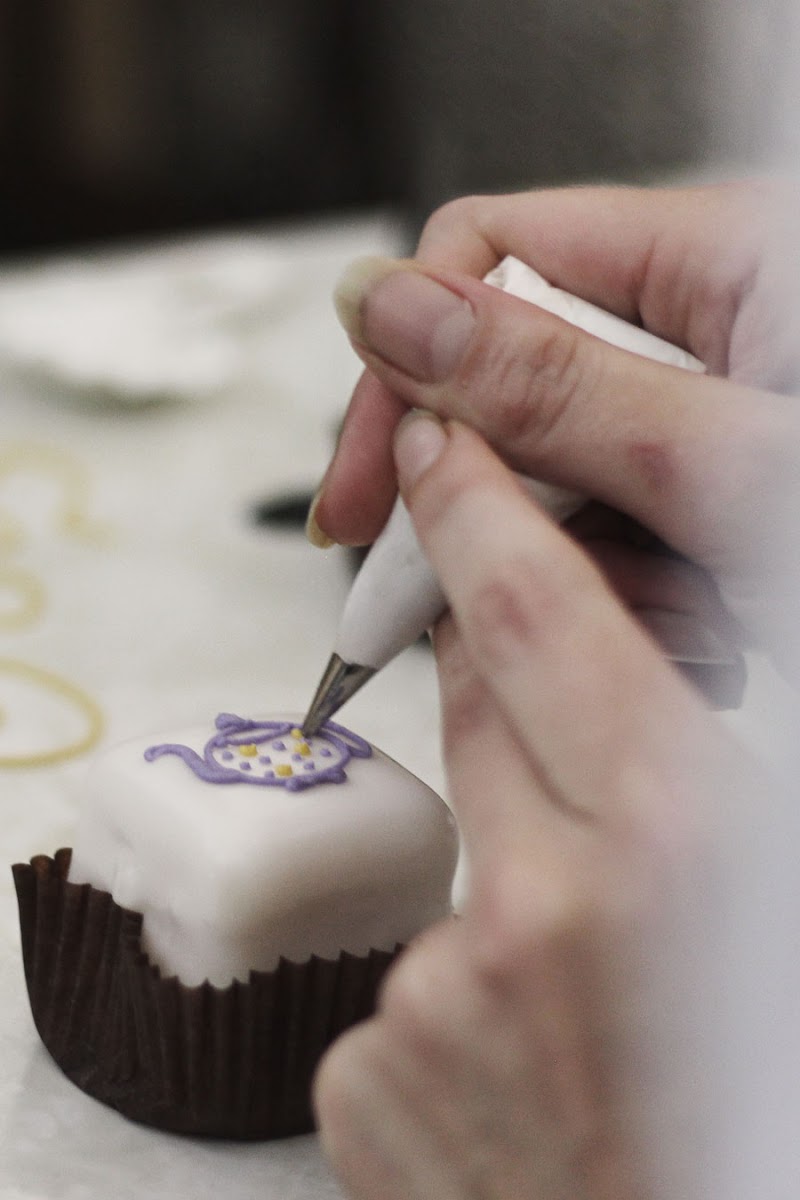 bettys tea room icing class