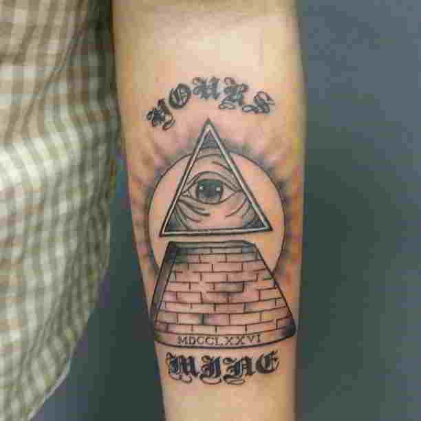 tatuaje del ojo que todo lo ve