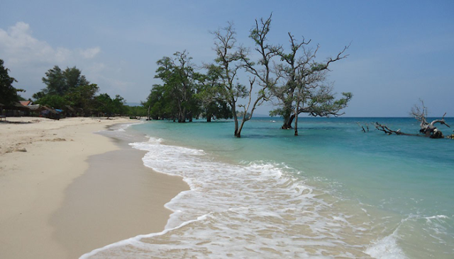 Menikmati Keindahan Pantai Lhok Mee Di Aceh  