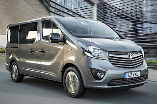 Vauxhall Vivaro Tourer Elite (2018) Front Side