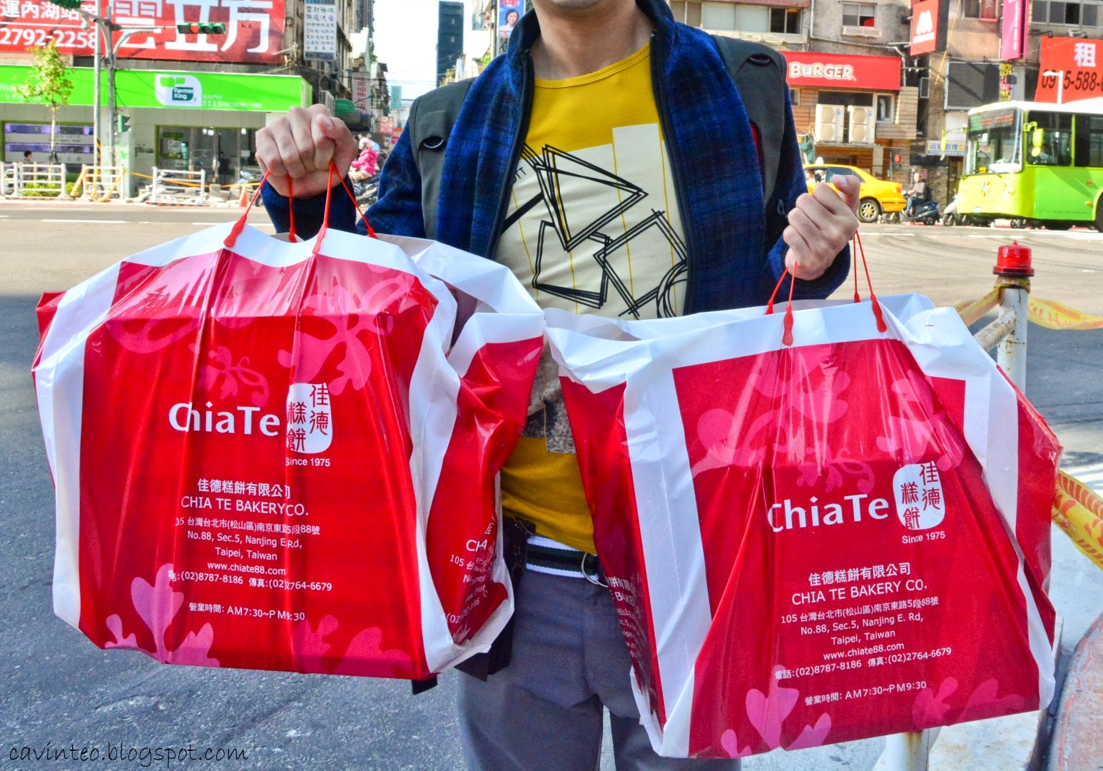 Entree Kibbles Day Eight Of My Taiwan Trip 14 Wulai Chiate Pineapple Cakes Yu Jan Shin Milk Pastry The Humongous Shilin Night Market