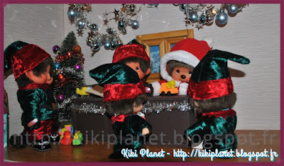 Les Monchhichi fêtent Noël, père Noël, kiki, kiki le vrai, santa claus, cadeaux, réveillon, bebichhichi