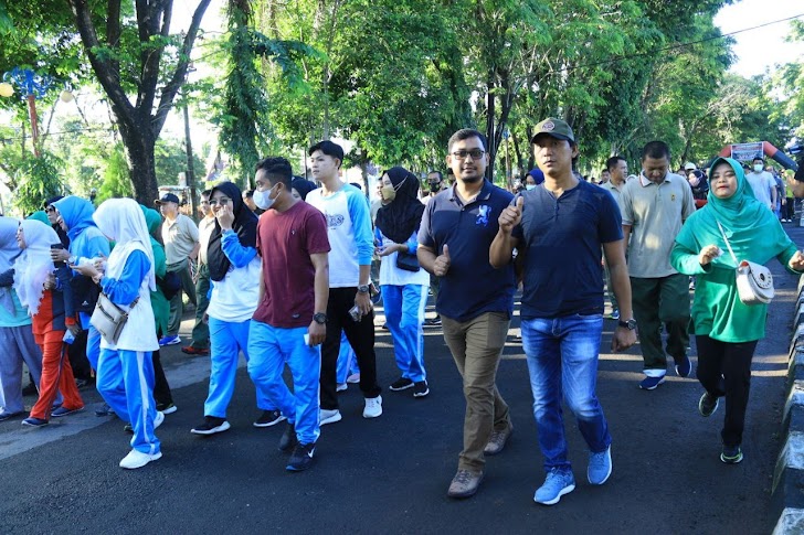 Personil dan Persit Kodim 1426 Takalar Semarakkan HUT TNI Ke 77 Tahun 2022 Dengan Jalan Santai 