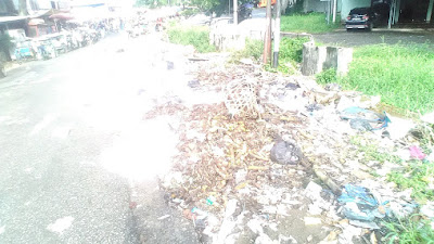 Sampah Menumpuk di Kawasan Jalan Protokol 