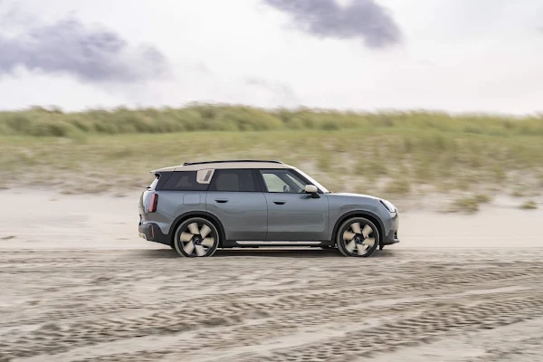 Novo MINI Countryman SE ALL4 elétrico 2024