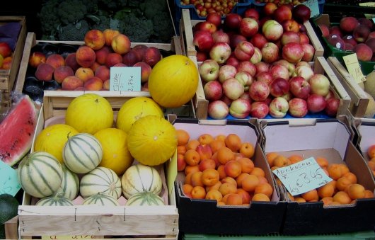 Alimentos à venda na feira