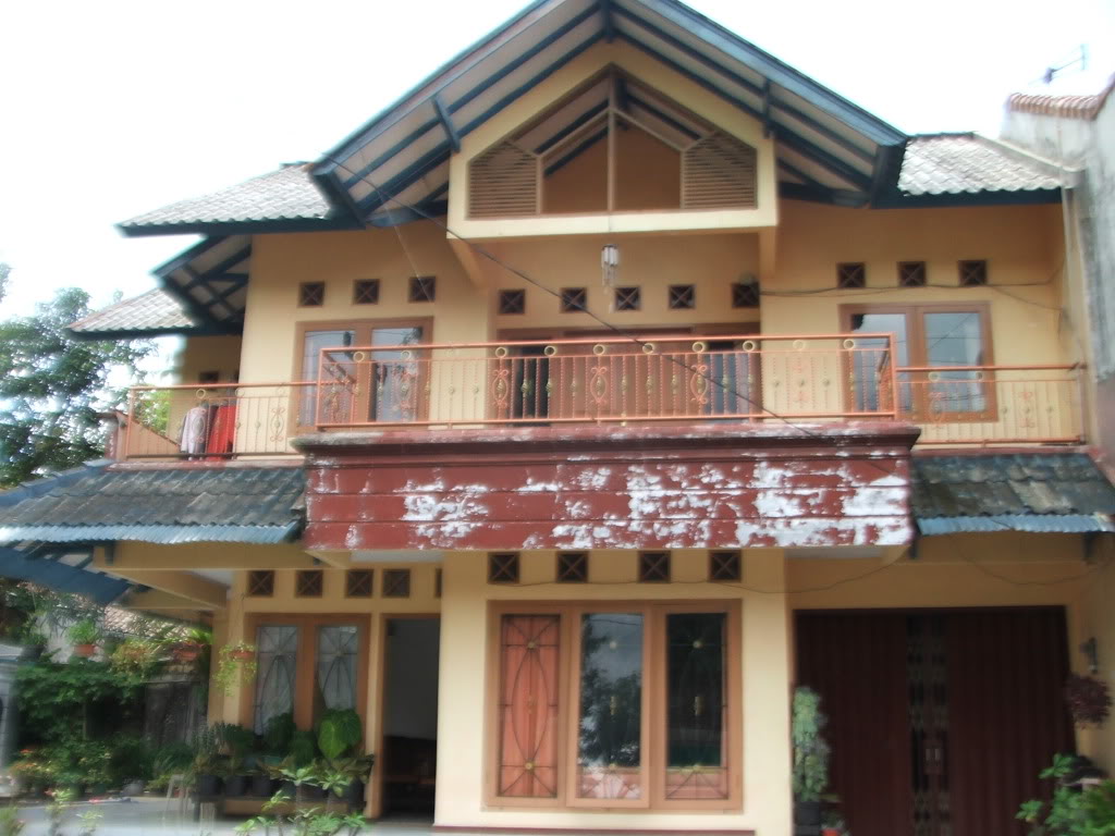Villa Pinggir Jalan di Cinagara - Bogor  Jual dan Sewa 