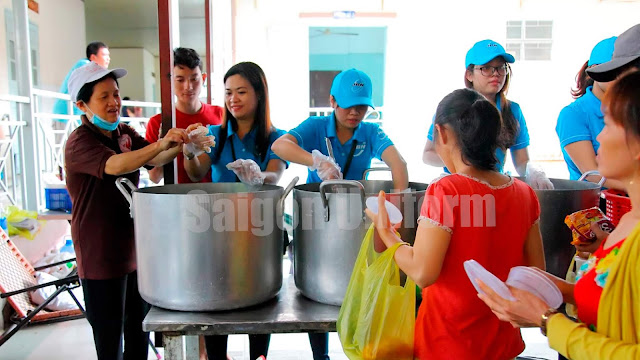 Một doanh nghiệp cần sử dụng bao nhiêu áo đồng phục?