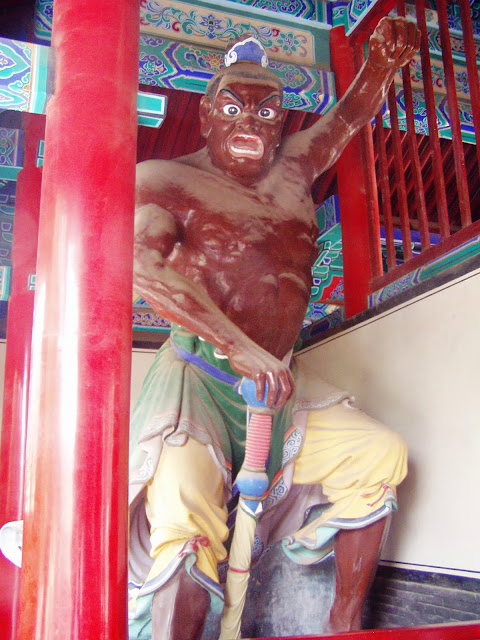 Shaolin Temple Dengfeng Fighting statues