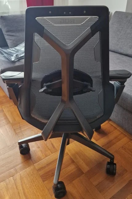 Sekarang mulai terlihat seperti kursi