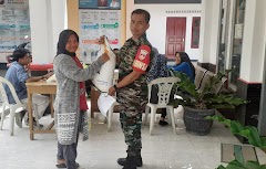 Babinsa Koramil Banyumas Dampingi Pembagian Beras Dari Pemerintah