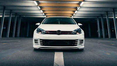 Papel de Parede Volkswagen Golf GTI Branco