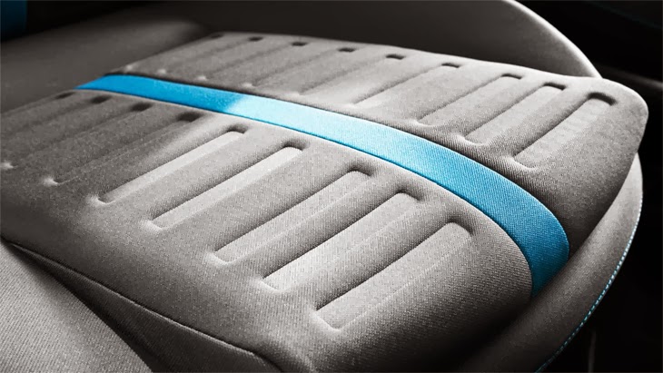Chevrolet Montana é na Rumo Norte - Bancos com tecido com tecnologia "embossed" com detalhe em azul.