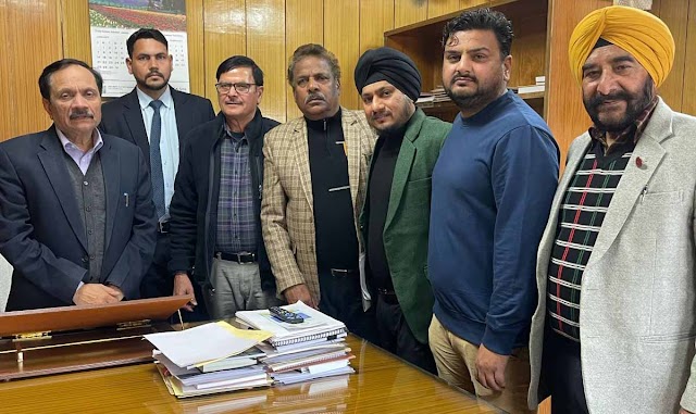  Veteran footballers of Jammu call on Advisor