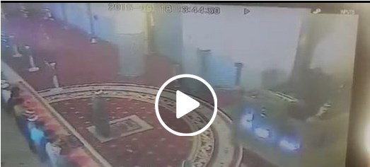 VIDEO: Heboh! Imam Masjid Ditampar Saat Salat Jumat  Dewa 