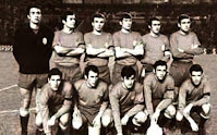 Selección de ESPAÑA - Temporada 1968-69 - Sadurní, Torres, Tonono, Eladio, Pirri, Zabalza; Claramunt, Amancio, Gárate, Germán y Grosso - ESPAÑA 1 (Gárate), BÉLGICA 1 (Devrindt) - 11/12/1968 - Mundial de México 1970, clasificación - Madrid, estadio Santiago Bernabeu - Alineación: Sadurní; Torres, Tonono (Gallego, 46'), Eladio; Pirri, Zabalza; Claramunt, Amancio, Gárate, Germán (Marcial, 46') y Grosso