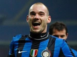 Sneijder Extend Contract Until 2015